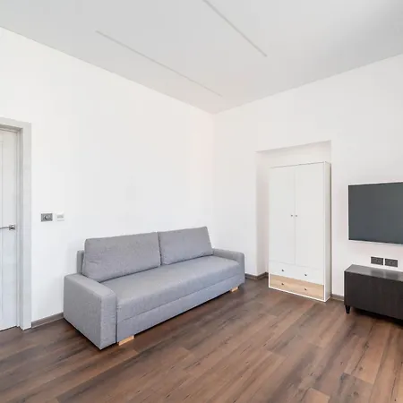 Modern Flat In Centre, Self Check-in, Private Free Parking Apartment