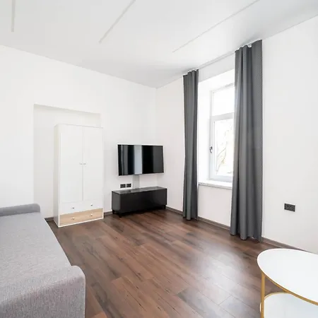 Apartment Modern Flat In Centre, Self Check-in, Private Free Parking *
