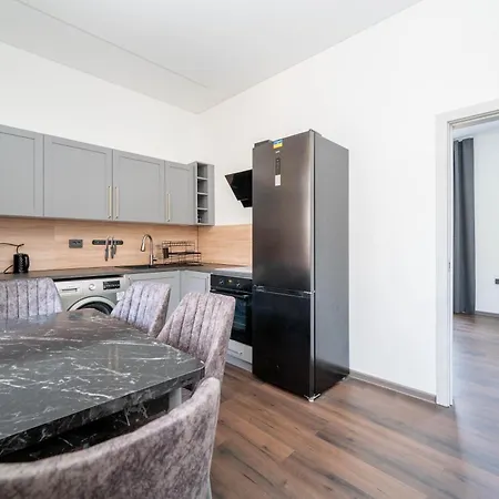 Modern Flat , Self Check In 24h, Netflix, Parking *