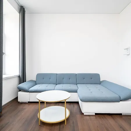 Modern Flat , Self Check In 24h, Netflix, Parking *