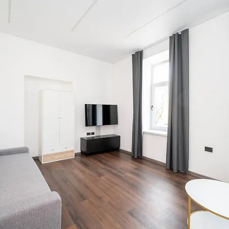Apartment Modern Flat In Centre, Self Check-in, Private Free Parking *