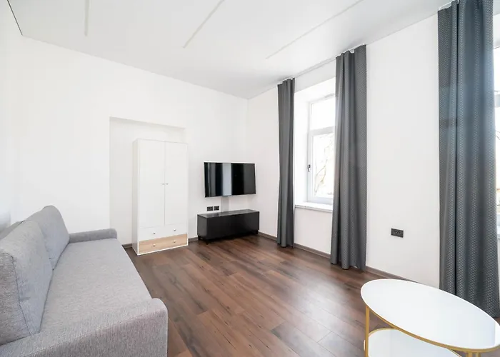 Butas Modern Flat , Self Check In 24h, Netflix, Parking *